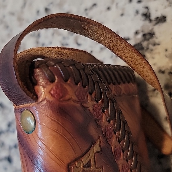 VTG | Tooled Leather Personalized Wristlet Wallet (SANDRA) - Picture 11 of 13